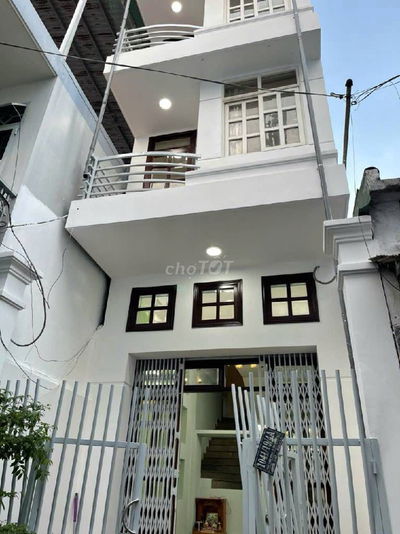 Hẻm Nhựa rộng 4m thoáng, sạch đẹp ra Trần Xuân Soạn 3 phút.
