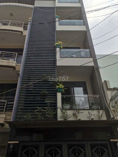 KẸT TIỀN BÁN GẤP NHÀ HẺM 3 XE HƠI 4 LẦU TUYỆT ĐẸP