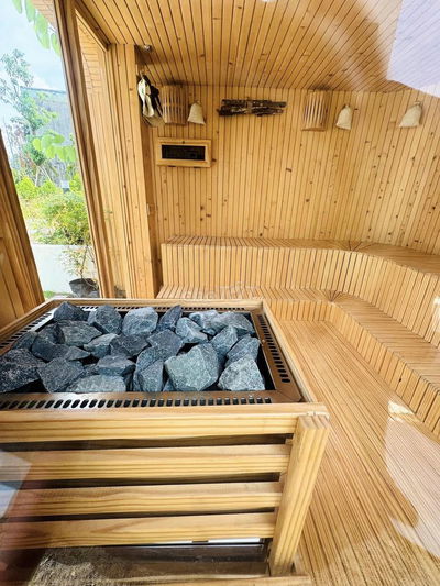 Cho thuê căn hộ 2PN Urban Green- giá chỉ 10.5tr- nhà mới- 3 máy lạnh