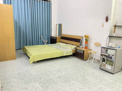 Phòng cho thuê full nội thất ban công, sân phơi sau