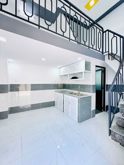 Nhà mới 1 trệt 1 lầu 1 lửng ,  ngay chợ xuân thới thượng , 2PN2WC
