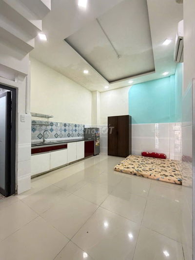 phòng trọ studio, tầng trệt, khoá vân tay, bãi xe lớn, giờ tự do