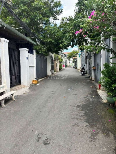 Bán Nhà Hướng Đông Nam - Đường 385 Lê Văn Việt