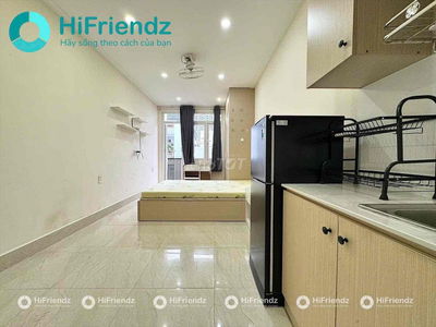 ĐẦU THÁNG TRỐNG STUDIO BAN CÔNG FULL NT - HẺM XE HƠI GẦN UEH CS B