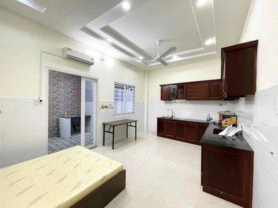 Chung cư mini mới xây kế cầu nguyễn tri phương tách bếp siêu thoáng