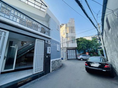 Bán nhà Hoàng Diệu 2 - Linh Trung - 65M2 - 4 Tầng - Ô Tô Đậu Trong Nhà
