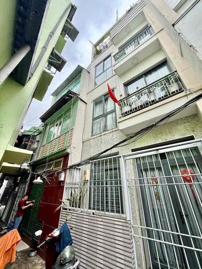 BÁN NHÀ ĐẸP SHR - SÁT MẶT TIỀN - SỔ NỞ HẬU - GẦN CHỢ BÀ CHIỂU