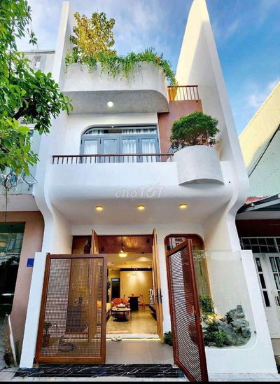 NHÀ SHR 3T250 CÁCH TT TP MỚI 10P