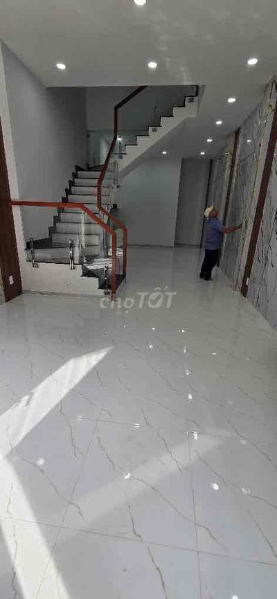 Bán nhà Tôn Đản Quận 4 - 4 Tầng - 50m2 - 5 Tỷ - 5 Phòng Ngủ