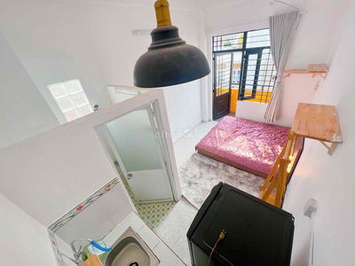 PHÒNG FULL NỘI THẤT BAN CÔNG - NGAY HOÀNG HOA THÁM