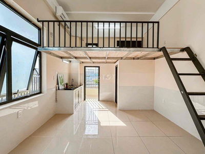CHO THUÊ CĂN HỘ CÓ GÁC NGAY ĐH UEH FULL NỘI THẤT + CỬA SỔ TRỜI GIÁ RẺ