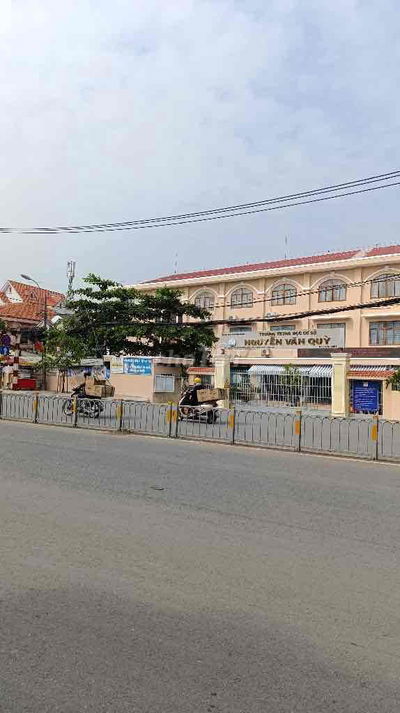 Nhà tặng thêm 3 phòng trọ MT xe hơi 1959 LVL. Nhơn Đức