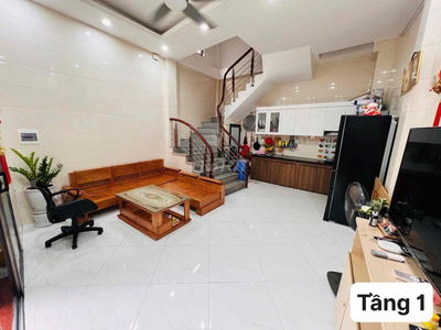Bán nhà phố Trạm - Long Biên 35mx5 tầng, giá 6.6 tỷ. Full nội thất