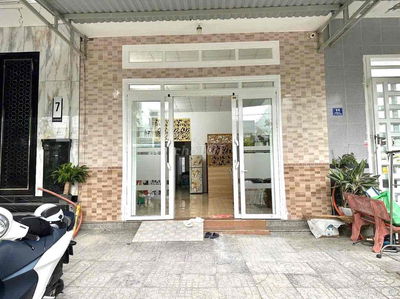 NHÀ TRỆT MỚI ĐẦU ĐƯỜNG D14 KHU HỒNG LOAN