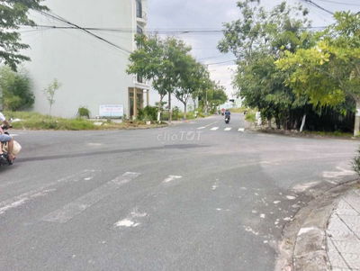 Chính chủ bán lô đât đường 7.5 m cách biển đúng 100 m giá rẽ