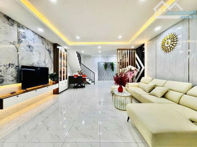 Bán nhà đường Phạm Văn Hai, Tân Bình / 70m2 / 2 tỷ 590 triệu / sổ hồng riêng
