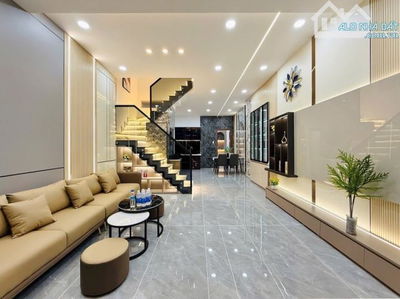 Căn nhà đẹp nhỉnh 3 Tỷ ngay Bùi Thị Xuân, Tân Bình. DT: 62.4m2. SHR, nhiều tiện ích cực kì