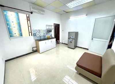 PHÒNG MỚI FULL NỘI THẤT MÁY LẠNH,TỦ LẠNH,CỬA SỔ NGAY GIGAMALL 4TR1