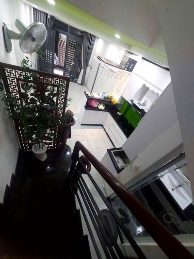 Bán nhà 6 Tầng, gồm 4 Lầu Sân Thượng khu Phan Xích Long,Q. Phú Nhuận