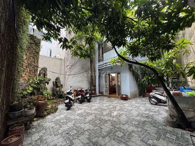 BIỆT THỰ SÂN VƯỜN QUẬN HAI BÀ, 10M RA PHỐ, OTO ĐỖ CỬA