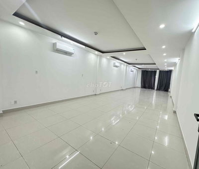 Cho thuê toà VP 4.5 tầng trống suốt có Thang Máy đường 15m Bùi Tá Hán