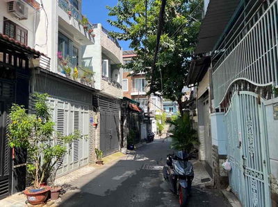 Nhà 4 lầu Chinh chủ HXH 5 mét gần MT cần bán