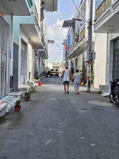 Nhà cần pass lại để về quê