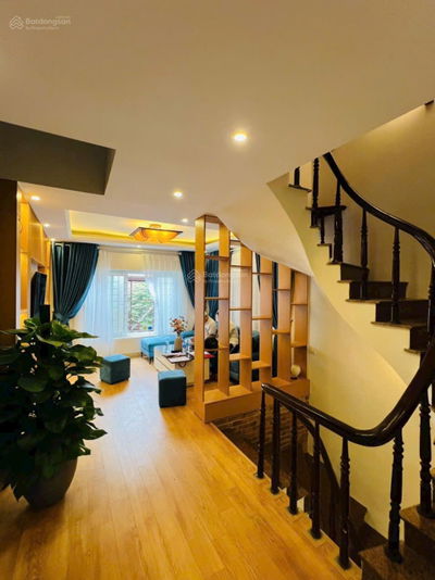 Chính chủ có việc bán gấp nhà phố Kim Mã Ba Đình, Hà Nội 5 tầng full nội thất, sẵn sổ sang tên ngay
