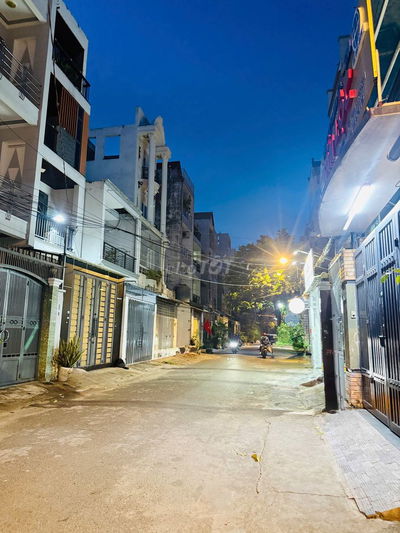 Tân Sơn Nhì, Q. Tân Phú, Nhà Mới 4Tầng NT Cao Cấp, 4x18m, HXH 8m Thông
