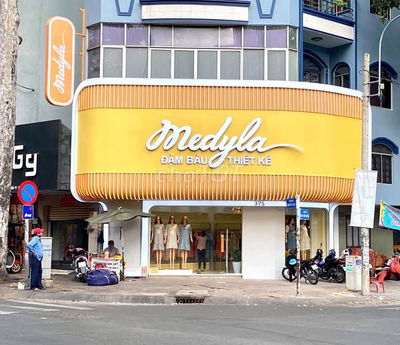 Cho Thuê Nhà GÓC 2MT đường Nguyễn Trãi, Quận 5. DTSD: 345m2