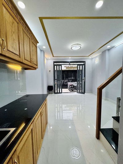 SÁT MẶT TIỀN - 3 TẦNG BTCT MỚI ĐẸP - HẺM XH VF3