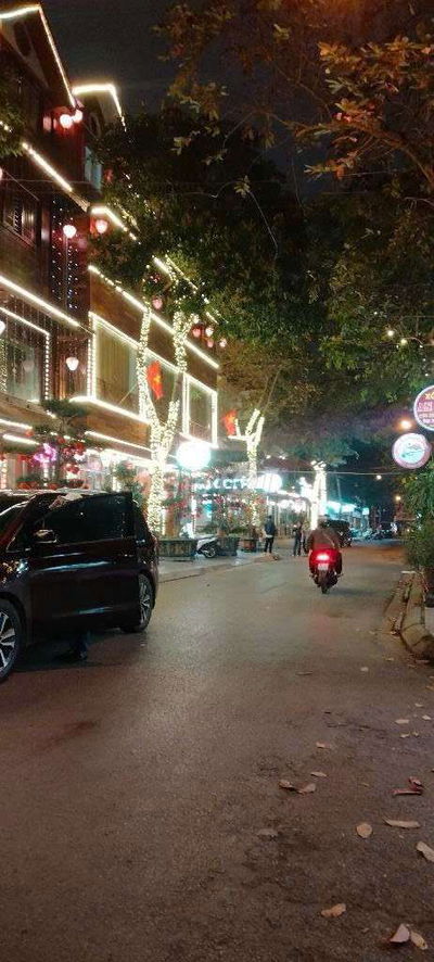 BÁN GẤP 55 m2  TT NGHĨA TÂN, Ô TÔ ĐỖ CHÂN CẦU THANG