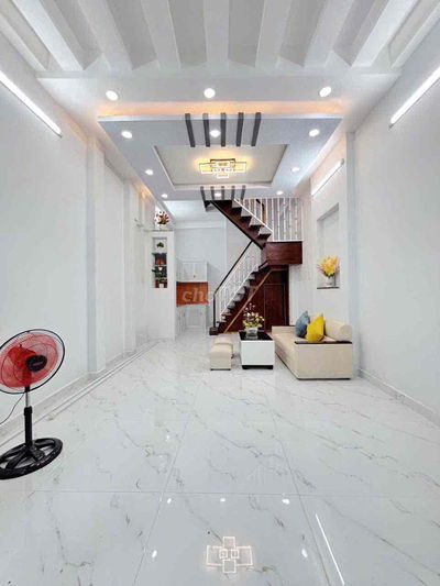 Tôi bán nhà 1 lầu đúc mới 100% Mã Lò đường oto sổ riêng 40m2