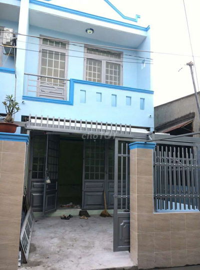 Cho thuê nhà ngã tư ga dt 4x15k 3 phòng ngủ