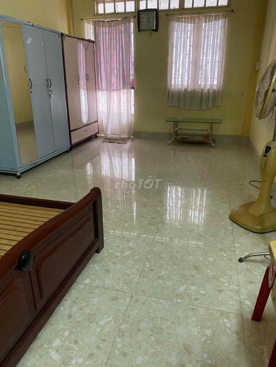 🆘🏠🆘 Nhà Trần Hưng Đạo, gần mặt tiền, DT 4.5 x 15m, cho làm CHDV