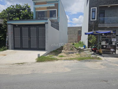 Chú  4 kẹt tiền cần bán gấp lô đất 180m2, 750tr ngay Suối Lội