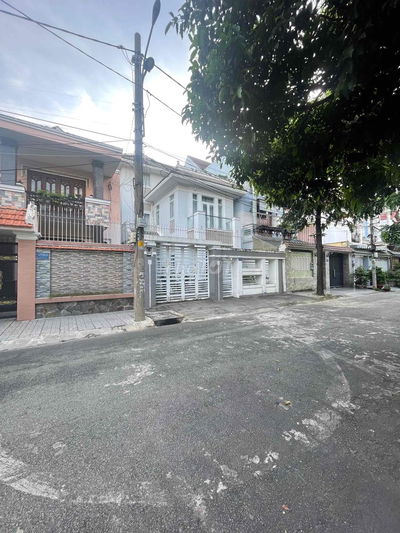 CHO THUÊ BIỆT THỰ 180M2 4 PHÒNG RỘNG LINH TRUNG GẦN NGÃ 4 THỦ ĐỨC