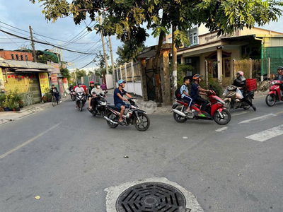 Đất thổ cư 100m,đường huỳnh thị na ,Hóc mon