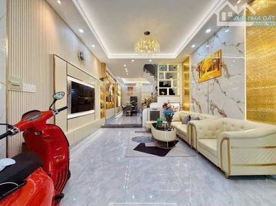 Căn nhà đẹp siêu rộng ngay Phạm Văn Hai, Tân Bình. DT: 60m2 / 3 Tỷ 115 tr. SHR, hẻm 5m