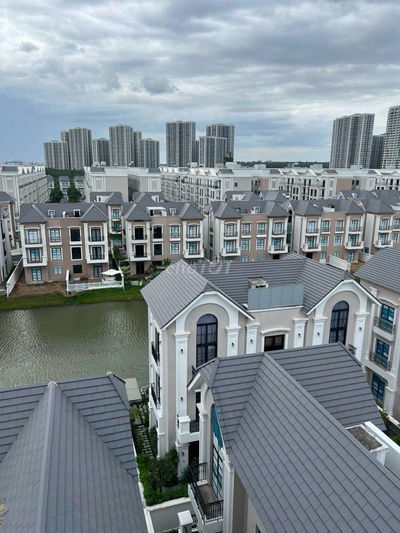 Chính Chủ Bán Nhà Vinhomes - DTXD: 245m2 .Giá 100% + Đã Sổ Hồng