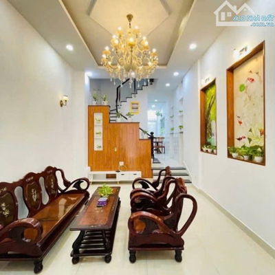 Bán nhà đường Hoàng Văn Thụ, Tân Bình / 60m2 / 2 tỷ 739 triệu / sổ hồng riêng