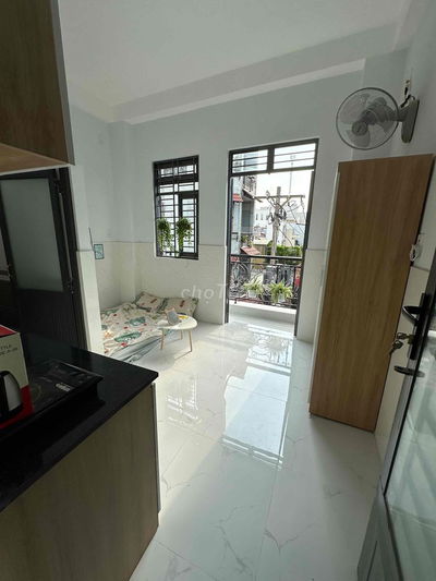 Studio máy lạnh free xe 2tr9 cửa sổ- 3tr5-3tr8 ban công
