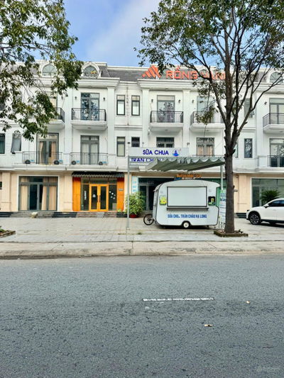 Chính chủ cần bán căn nhà phố đắc địa ngay trung tâm Bàu Bàng giá chỉ hơn 4tỷ