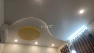 Cc bán nhà biệt thự 2 mặt tiền 70m2, 3 tầng, đường ô tô, Long Phước,