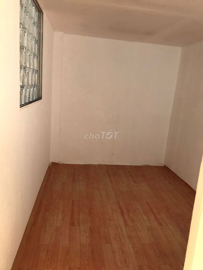 cho nữ thuê phòng, giờ giấc tự do, có máy giặt