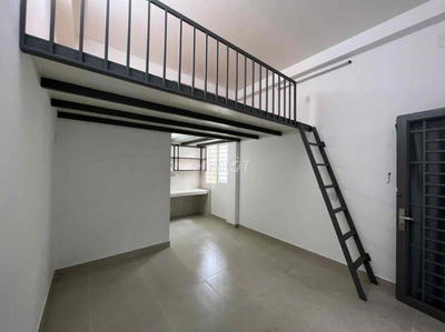 Duplex Gần Hàng Xanh, Xô Viết, Hẻm 451, Free Xe, Máy Giặt Chung, Thấp