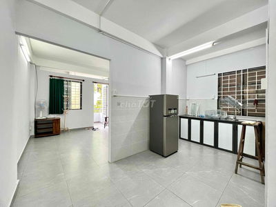 Cho Thuê Chung Cư 1PN 1PK 5ng5xe Balcon 50m2 Kế Bên ĐH Bách Khoa Q10