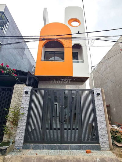 Bán Nhà mới 100%, 3PN, 3WC, Trệt+2 Lầu, đường 7m, KDC Đ. Long Phước Q9