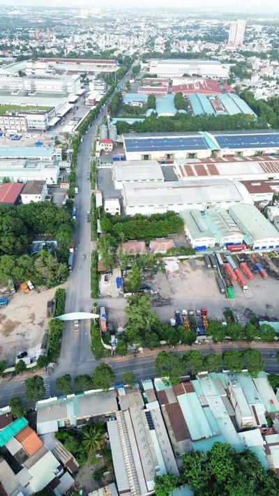 Cho thuê đất trống 1800m2 giá thuê 20 triệu / tháng