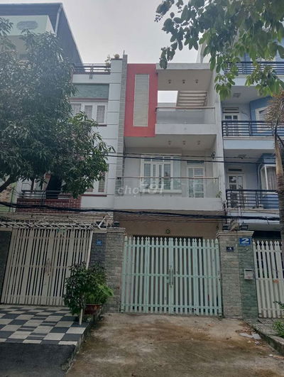 Nhà mặt tiền ngay đường 10 ấp 5 phong phú DT 4.5 x 18m trệt 2 lầu